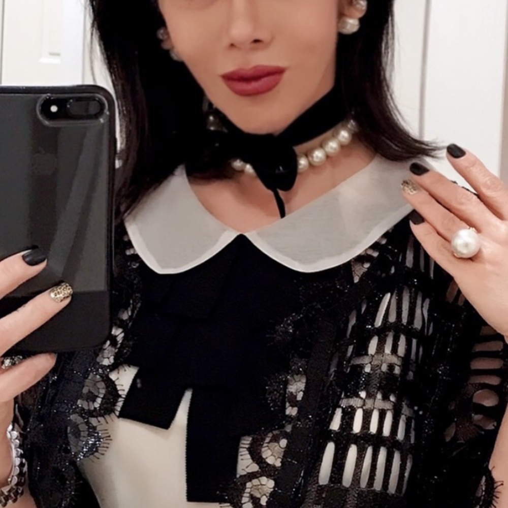 Lulu Frost-Pearly Choker Necklace with Velvet Bow